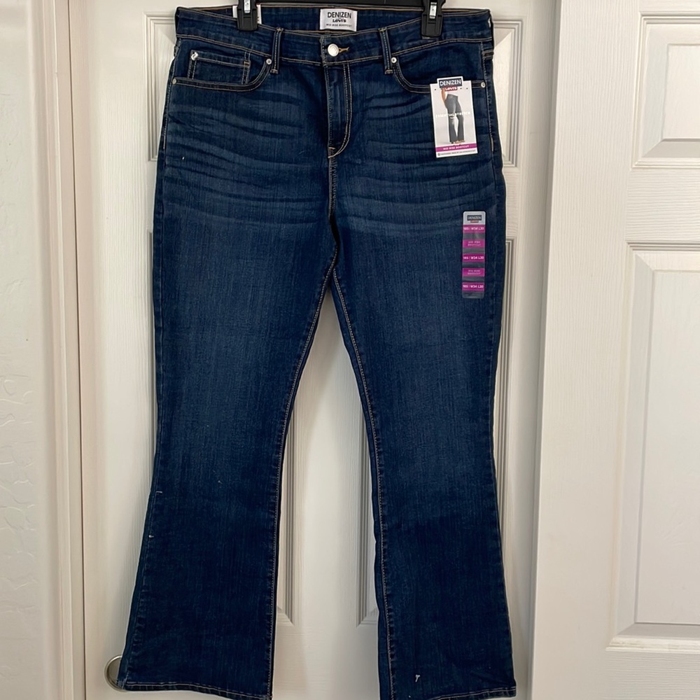 Denizen Levi’s Jean pants